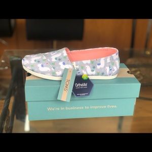 TOMS Mid Grey Loveable Llama Print✨